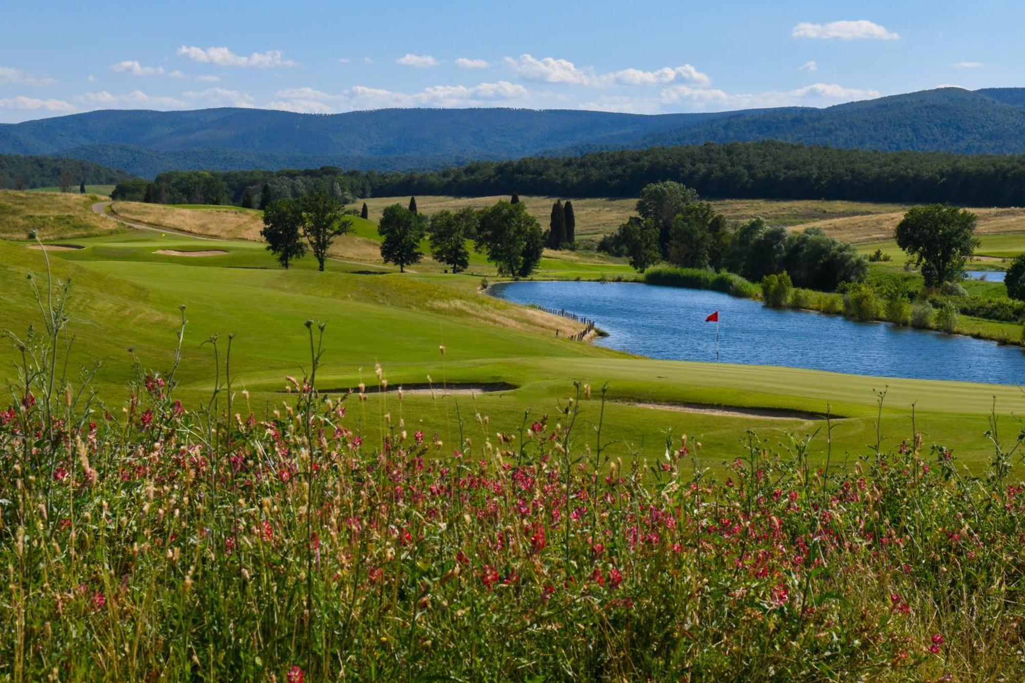 La Bagnaia Golf Resort Экстерьер фото